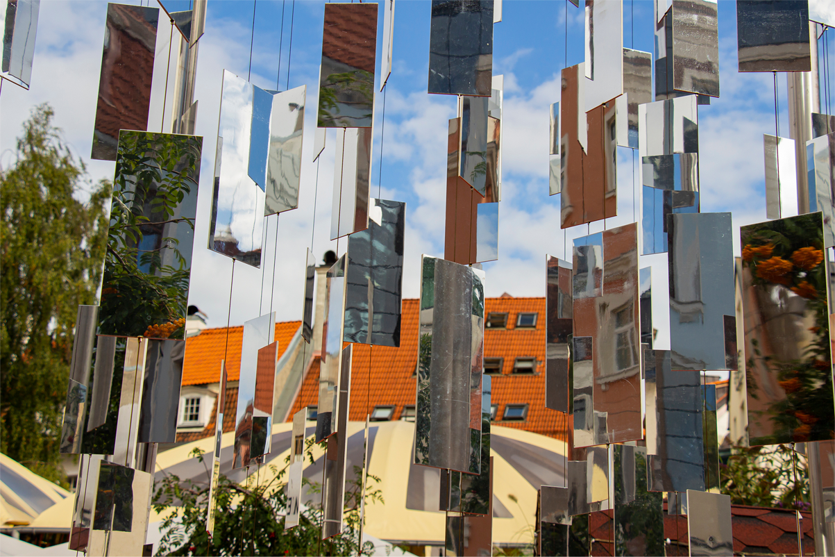 outdoor mirror display