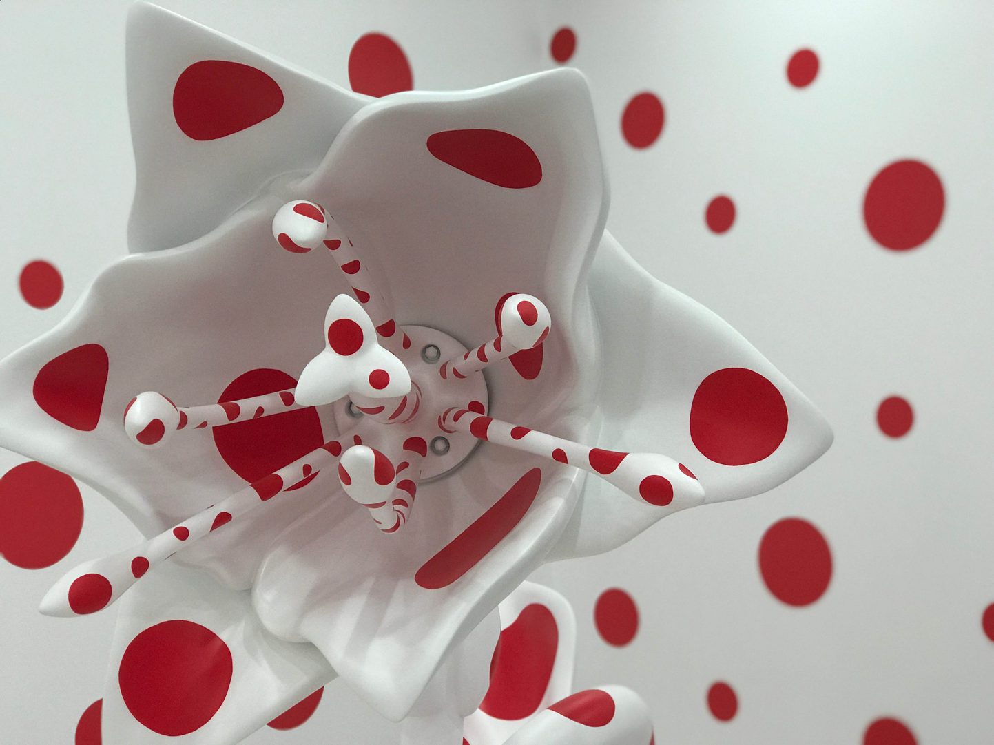 Yayoi Kusama Art Sculpture