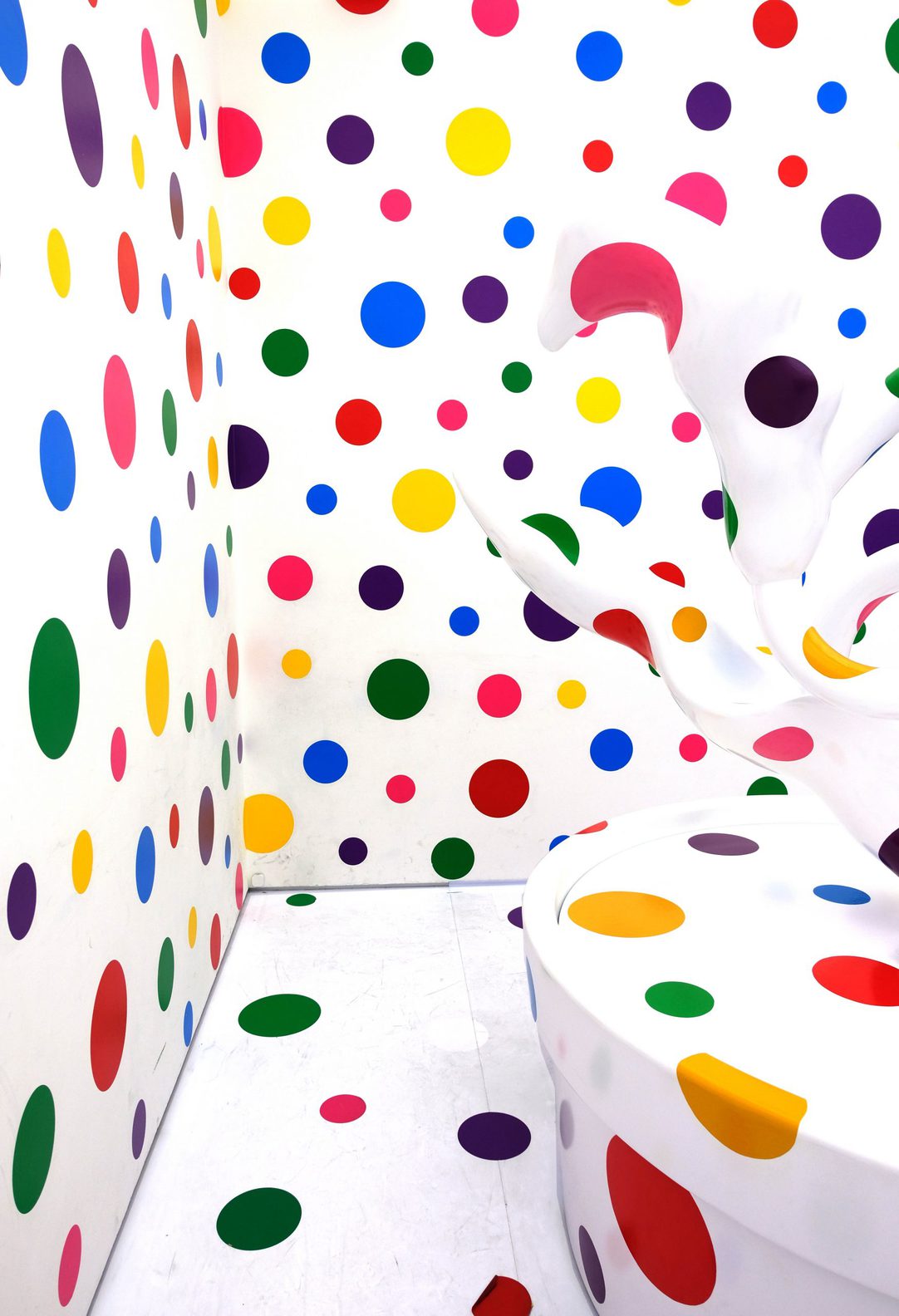 Yayoi Kusama Dots Room dots-room