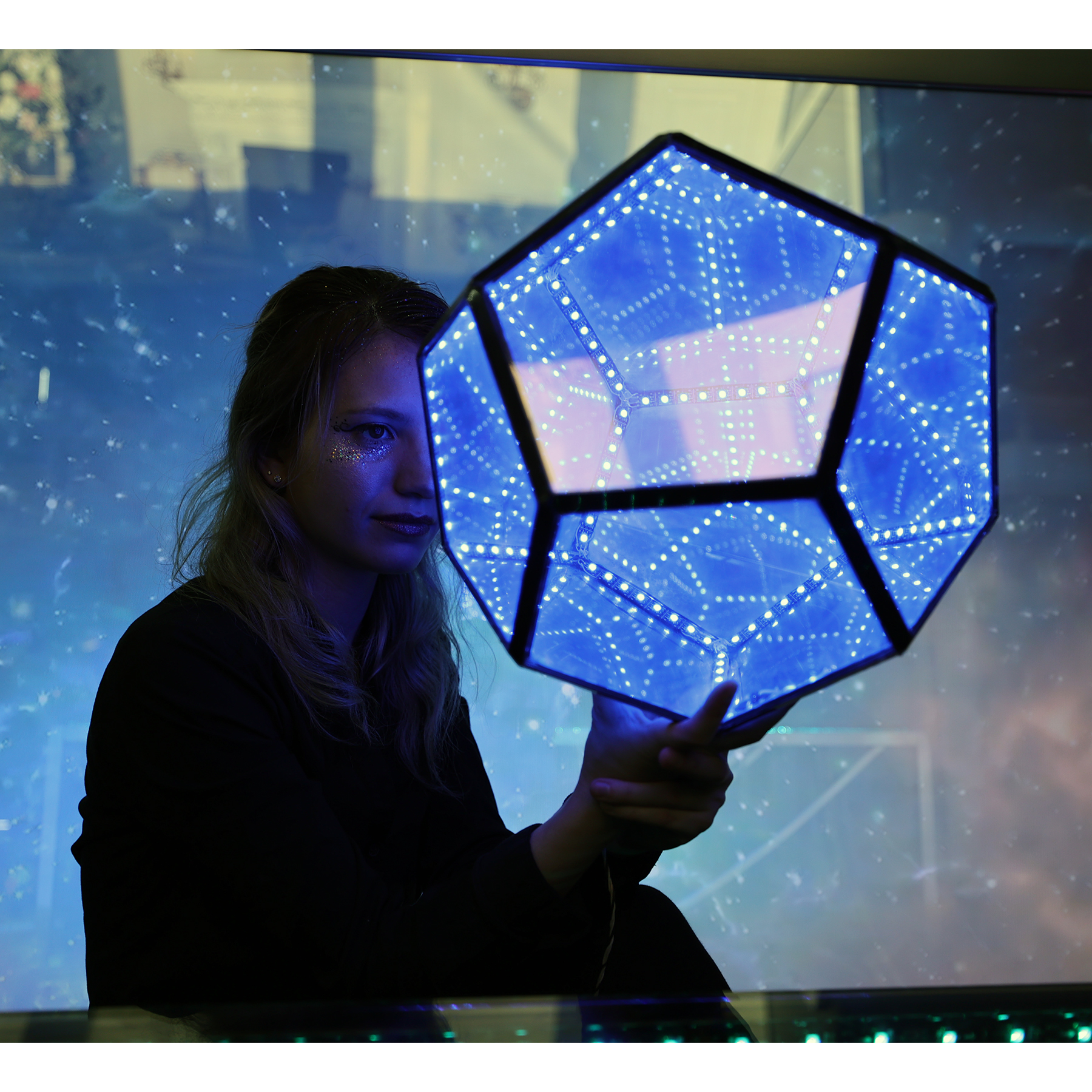 Infinity-Mirror-Dodecahedron Infinity-Mirror-Dodecahedron