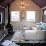 The dielectric mirror is featured on this Framed Mirror TV with stunning clarity and beautiful reflection detail.